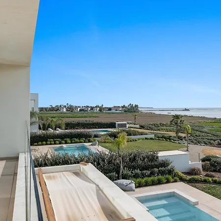 Serenity Waves 2 Lárnaka