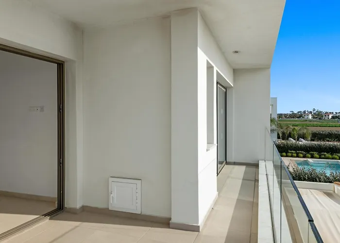 Serenity Waves 2 Vila Larnaca