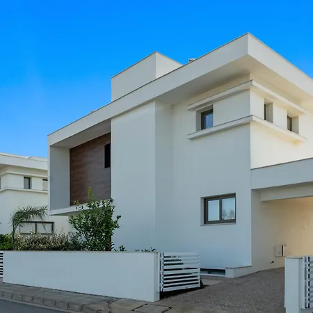 Vila Serenity Waves 2 *